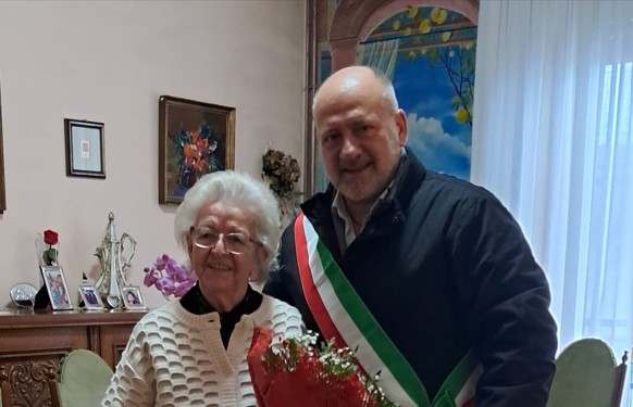 La comunità di Olgiate Olona celebra i 100 anni di Irene Kalucz