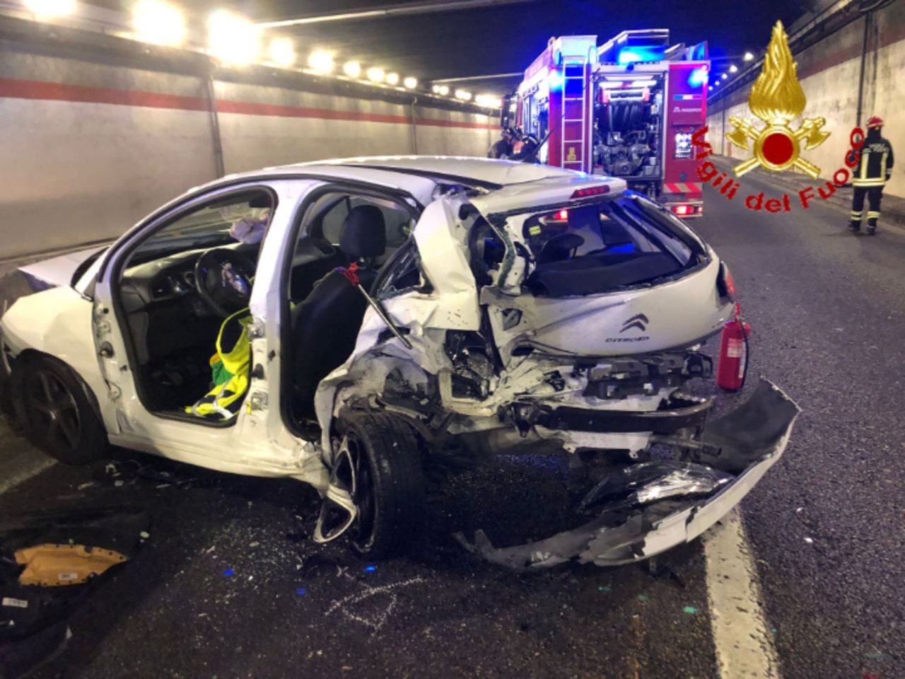 Grave incidente lungo la Statale 336: 21enne in gravi condizioni