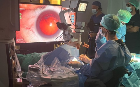 Nuovi sistemi di microscopia intraoperatoria in oftalmologia: evoluzione tecnologica e prospettive chirurgiche