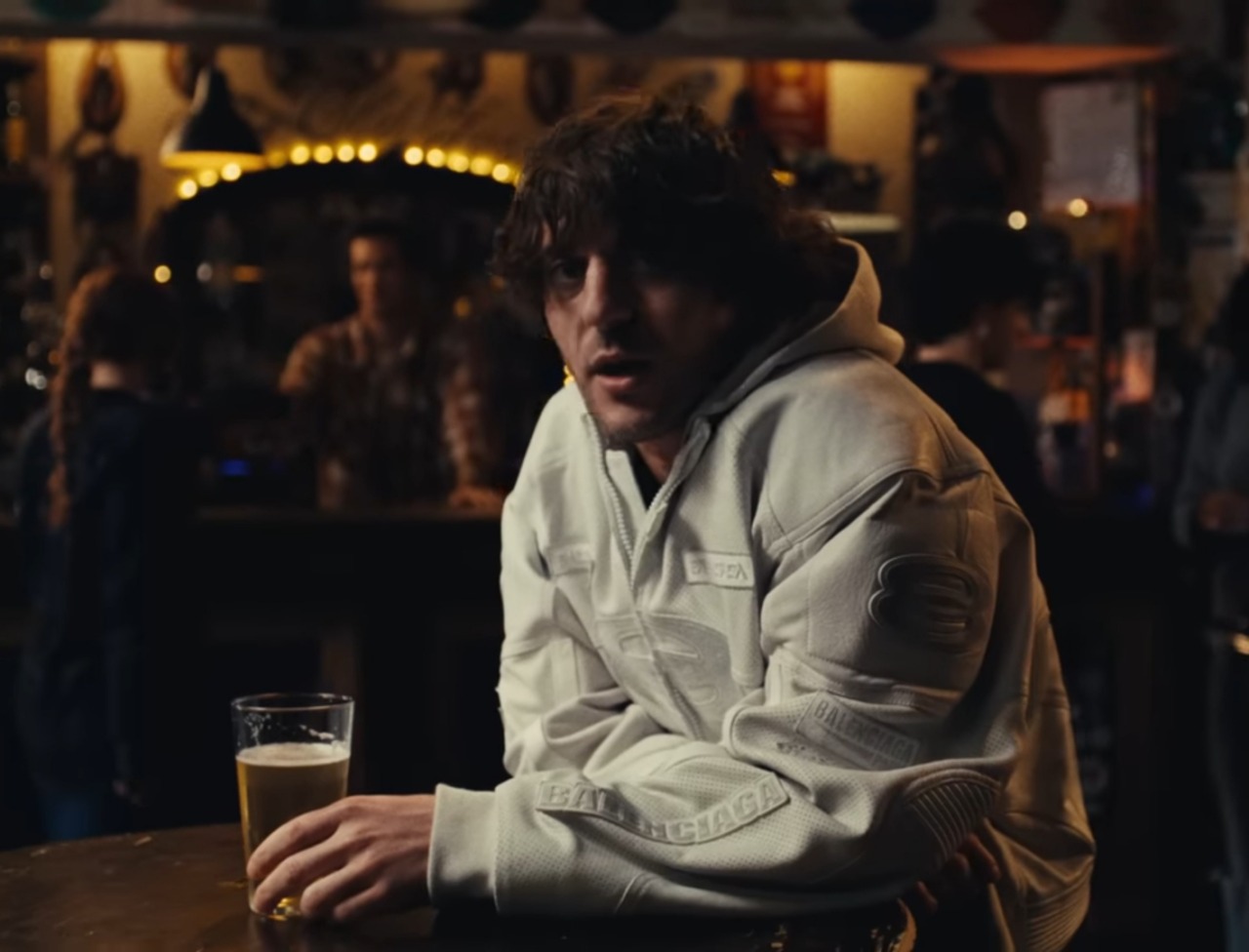 Il video di Rkomi e 22Simba girato in un locale di Saronno