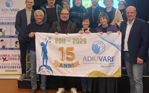 Adiuvare celebra 15 anni accanto a bambini e ragazzi