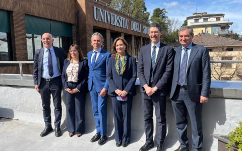 Stipulato l’accordo fra l’Università e la Camera di commercio