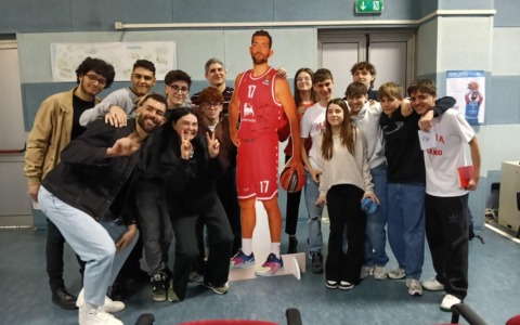 Il capitano dell’Olimpia Pippo Ricci ospite all’Istituto Zappa