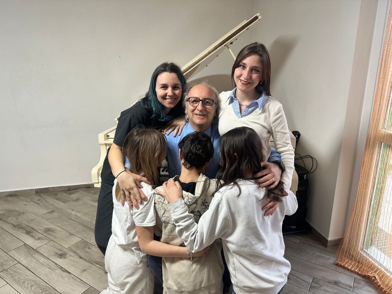 Direttore dell’ufficio postale e papà da record: la storia di Vincenzo