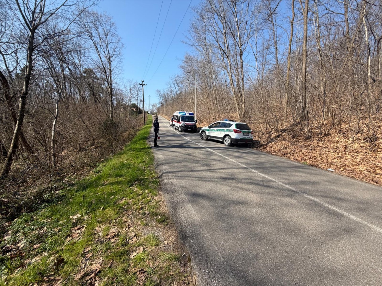 In overdose a lato strada: salvato da un passante