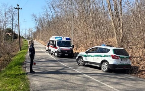 In overdose a lato strada: salvato da un passante