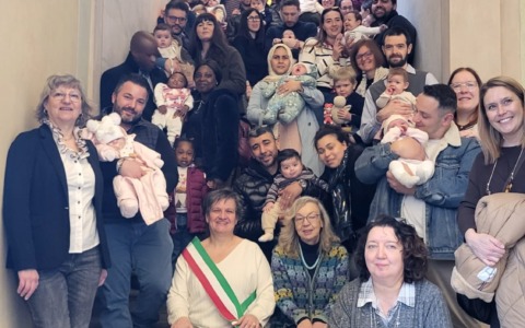 Benvenuto ai nuovi nati nella Sala Consiliare di Villa Brambilla