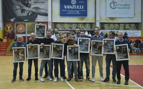 Festeggiamenti per il 10 anniversario della vittoria del campionato per la Robur Saronno