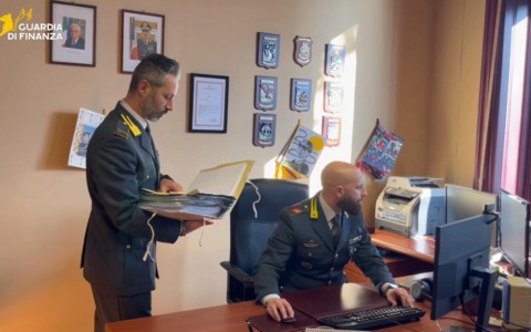 Truffe sulle auto di lusso, smantellata rete criminale tra Italia e Polonia