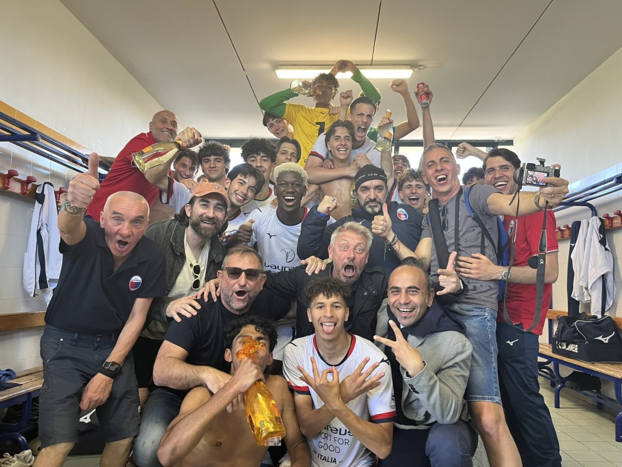 La Juniores regionale della Caronnese vince il campionato