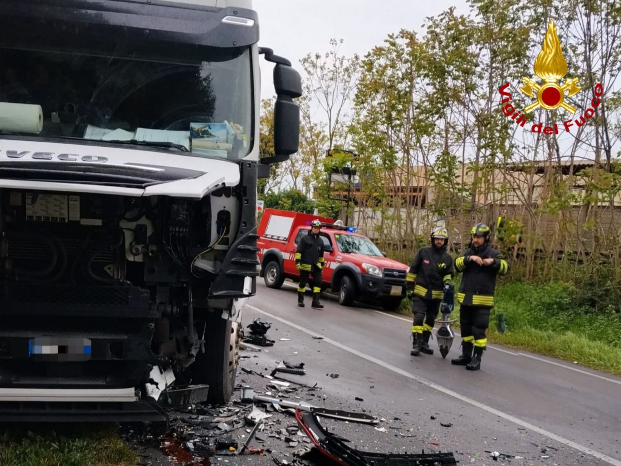 frontale auto camion a fagnano olona