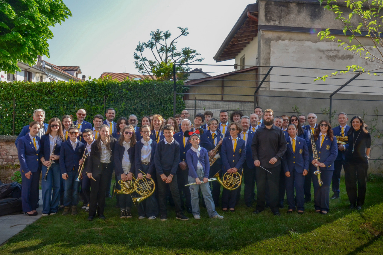 Pifferaio magico in scena grazie alla banda