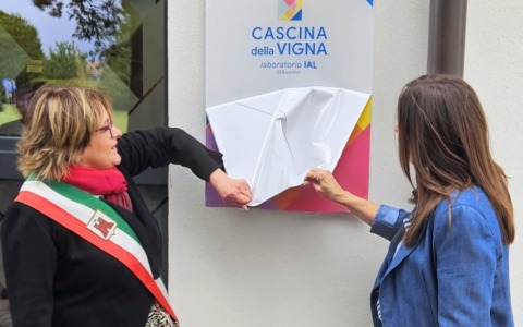 Taglio del nastro per la Cascina della Vigna