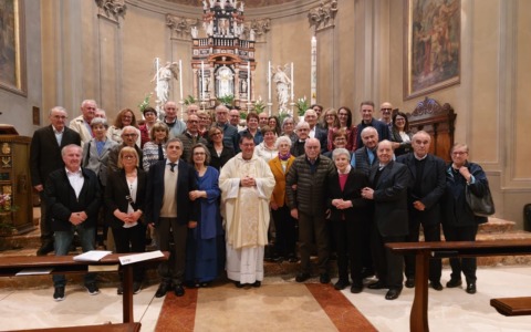 Ventuno coppie  hanno festeggiato l’anniversario e rinnovato le promesse matrimoniali