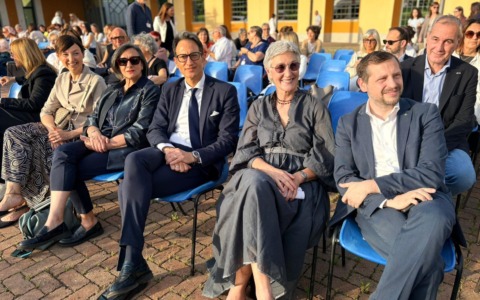 “Vesto il mio io”: la cura oncologica diventa un abito su misura