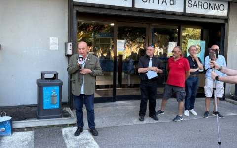 Dal degrado alle aggressioni: i cittadini portano in piazza le loro preoccupazioni