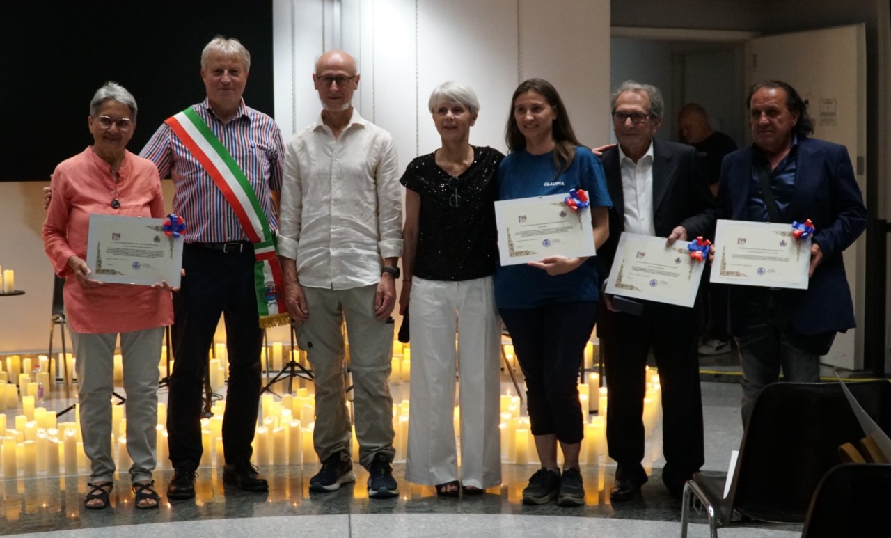 Caronno Pertusella applaude i suoi cittadini benemeriti