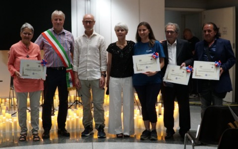Caronno Pertusella applaude i suoi cittadini benemeriti