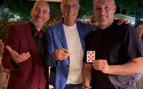 Mago John incanta i campioni di calcio