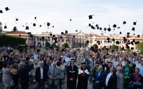 Insubria, festa dei laureati: 300 nuovi dottori celebrati a Varese