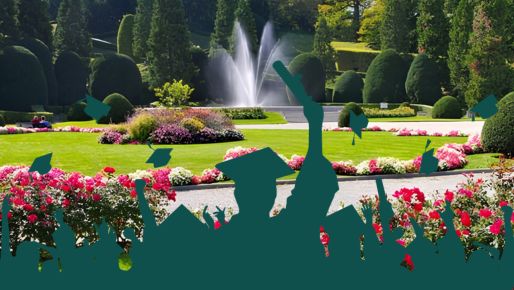 L’Insubria festeggia i suoi laureati con il lancio del tocco ai Giardini Estensi