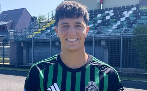 Qualità e visione in mezzo al campo: Matteo Tonon è neroverde