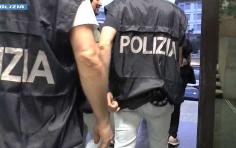 Sequestrati hashish e MDMA: smantellata rete di spaccio giovanile