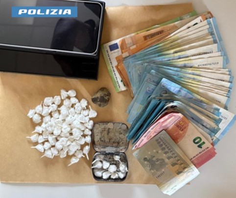 Trovato con oltre 80 dosi di cocaina, arrestato