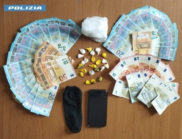 Nascondeva la cocaina nel seggiolino