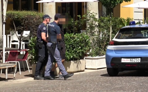 Identificate 99 persone e sequestrate 16 dosi di cocaina