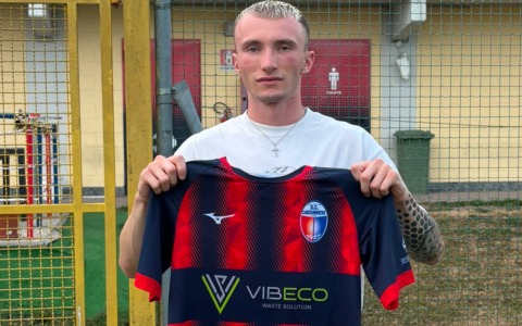 Nuovo innesto a centrocampo per la Caronnese, ufficiale Ramon Caluschi