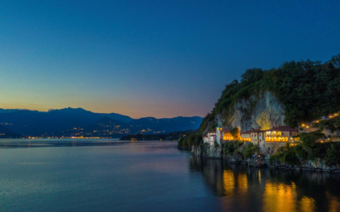Bach e visita all’Eremo di Santa Caterina del Sasso con Sergey Malov e un raro violoncello da spalla
