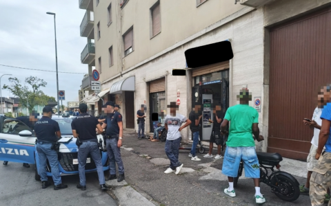 Sicurezza urbana a Gallarate: 59 persone identificate dalla Polizia di Stato