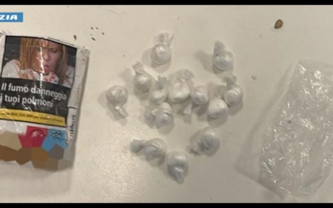 Irregolare fermato con 13 grammi di coca in auto: espulso e accompagnato alla frontiera