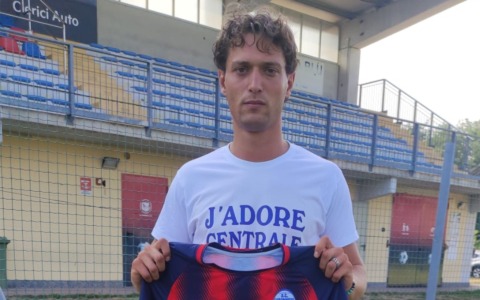 Rinforzo in difesa per la Caronnese: ufficiale Davide Bernacchi