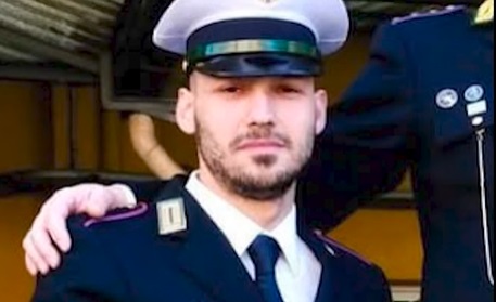 Rovellasca, il comandante della Polizia locale trascinato da un’auto durante un controllo: è caccia al conducente