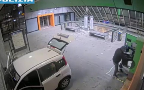 Furti nelle stazioni tra Saronno e Milano, tre misure cautelari