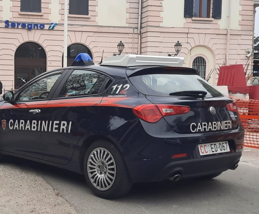 Disordini sul treno costetto a fermarsi: tre “maranza” denunciati