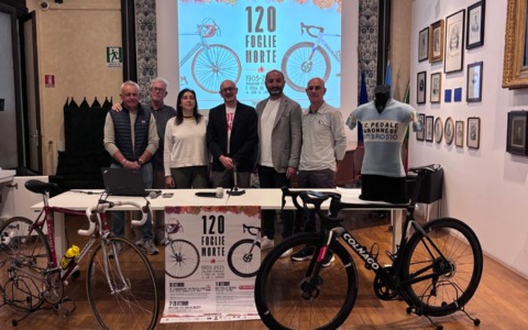 120 Foglie Morte, la bicicletta è protagonista