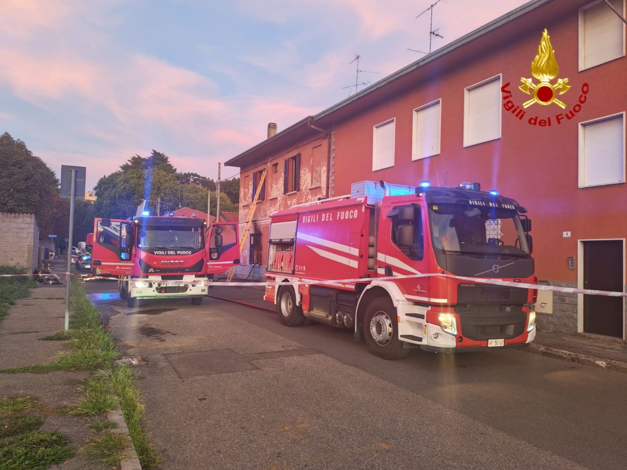 Incendio in una palazzina di Busto Arsizio, arrivano i Vigili del Fuoco