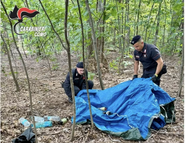 Smantellati due bivacchi dei pusher nei boschi della droga