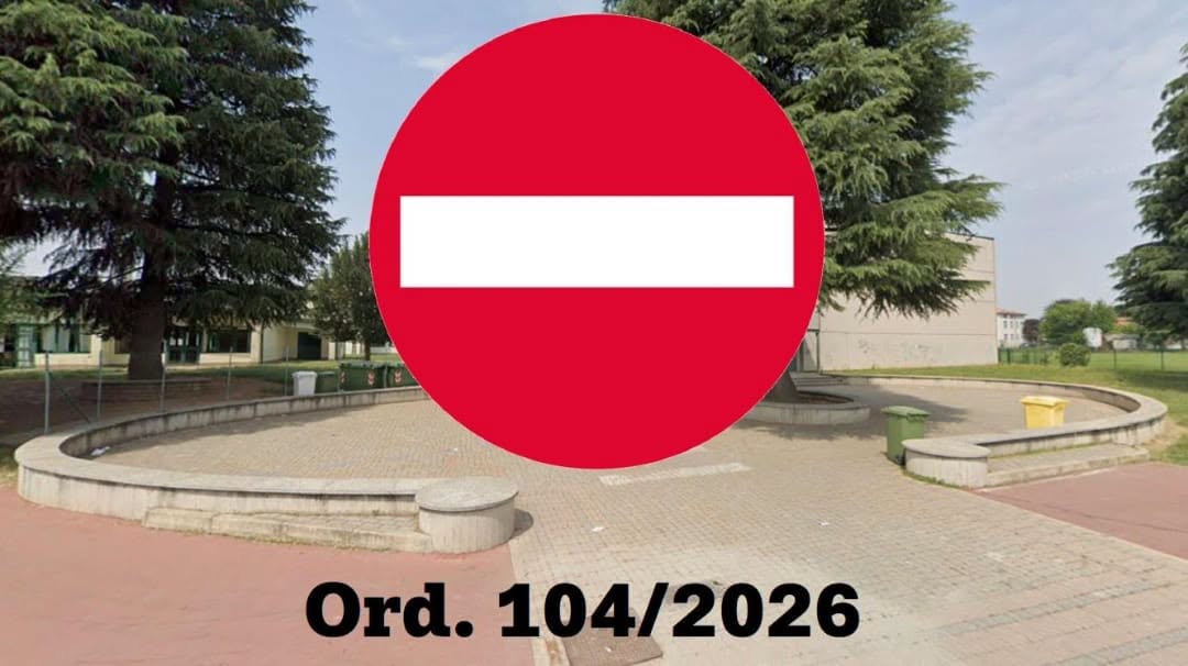 Stop al bivacco notturno davanti alla scuola