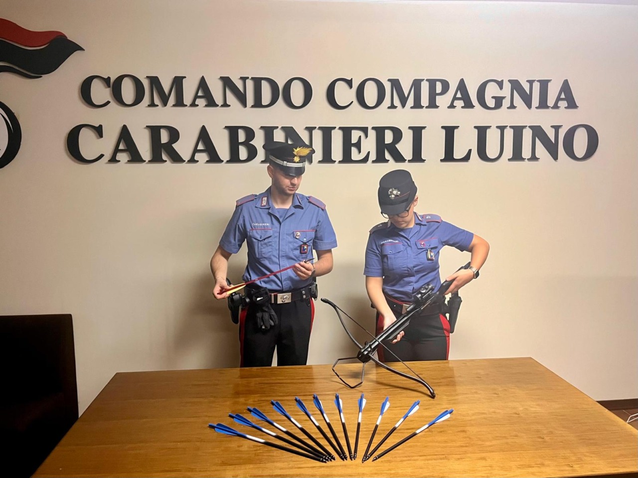 Violenta la compagna e picchia la cognata: arrestato
