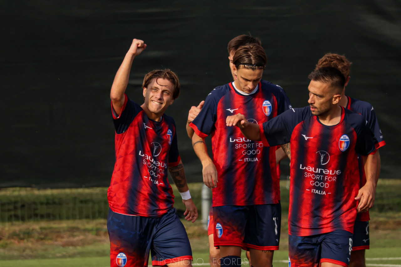 Corno e Minuzzi guidano la Caronnese nel 2-1 al Calvairate