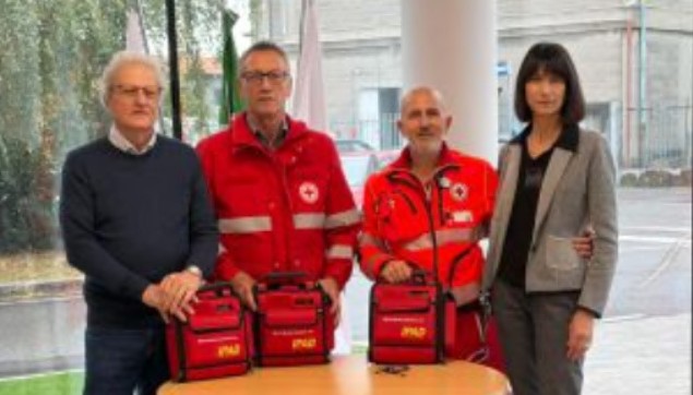 Il Comitato Genitori dona defibrillatori alla Croce Rossa di Busto Arsizio
