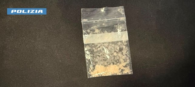 Sequestrata dalla Polizia una nuova sostanza stupefacente: è il “White Hash”