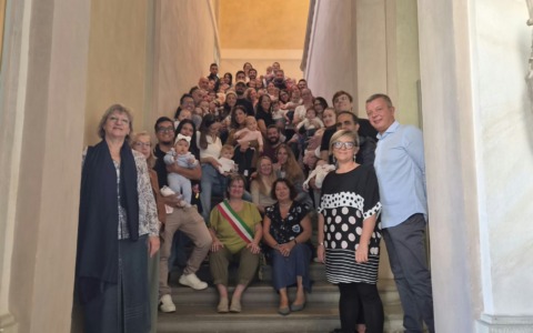 Una festa per accogliere i nuovi nati: 45 piccoli cittadini accolti in Comune