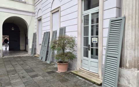 A l via il restauro delle persiane storiche di Villa Brambilla: investimento da 176mila euro