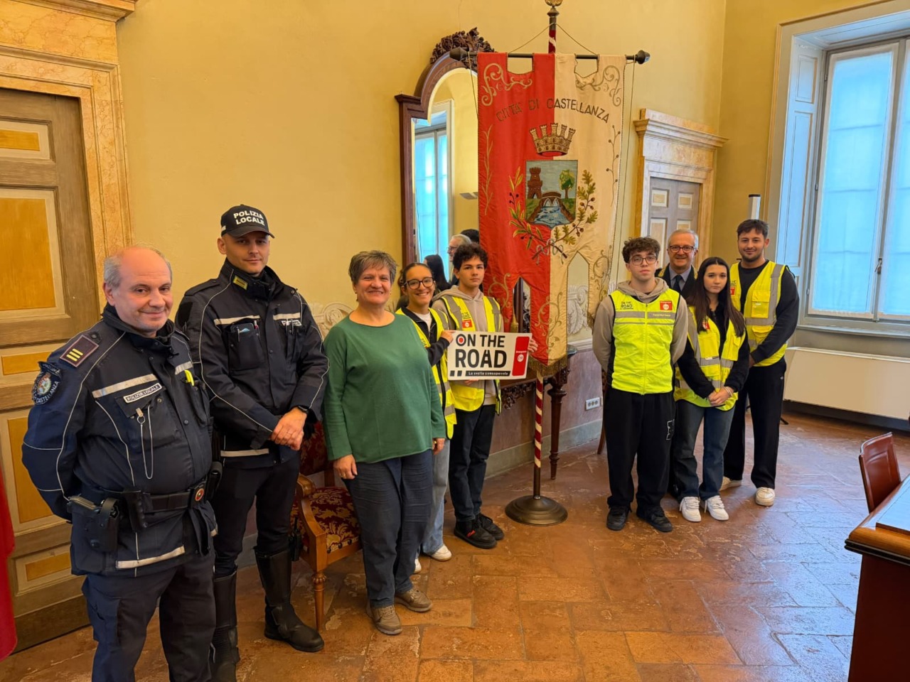 I quattro ragazzi di “On The Road” raccontano in Consiglio comunale la loro esperienza con la Polizia Locale